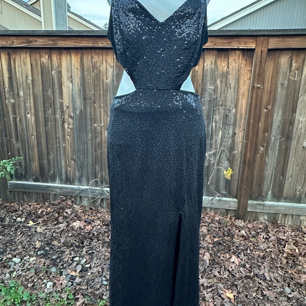 Sizzling Hot Formal Gown - Picture 5 of 12